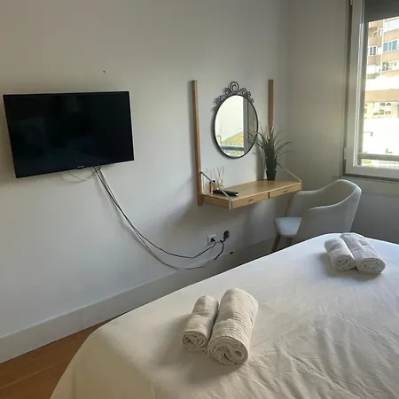 Areeiro Apartment *